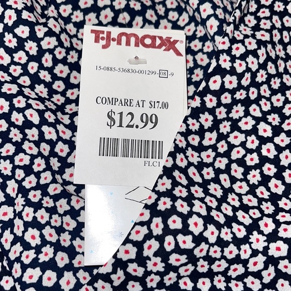 Cute long sleeve! Brand new, with tag! - Picture 3 of 4